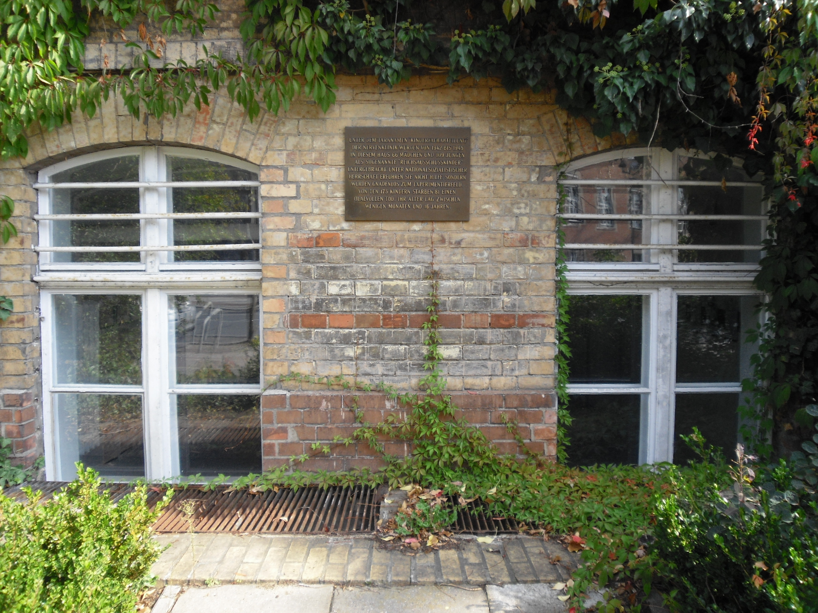 Kultur Reinickendorf - Eichborndamm 238 Gedenktafel Gedenkort Eichborndamm 238 © Museum Reinickendorf